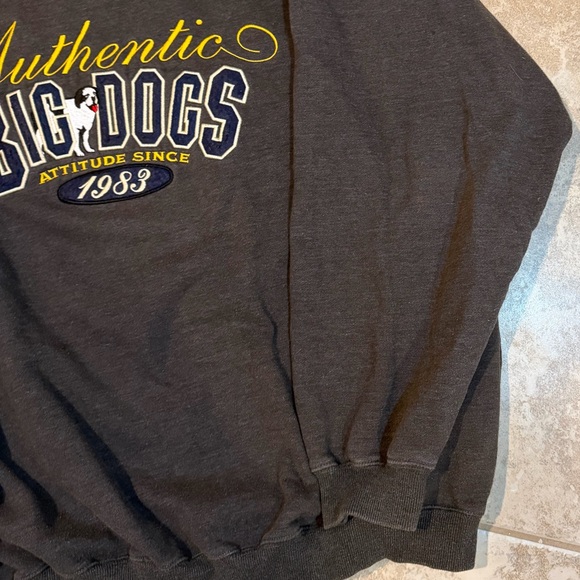 Vintage 1990’s Big Dogs Men's Charcoal Crewneck Sweatshirt w/ embroidered logo - Picture 4 of 8